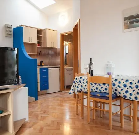 Apartment Kornelija 2 *