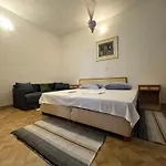 Kornelija 2 Apartment