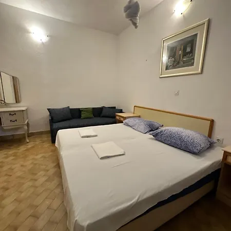 Kornelija 2 *