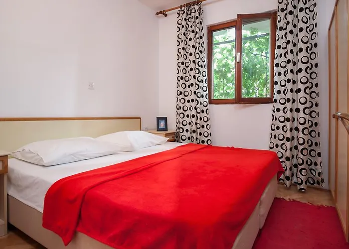 Appartement Kornelija 2 *